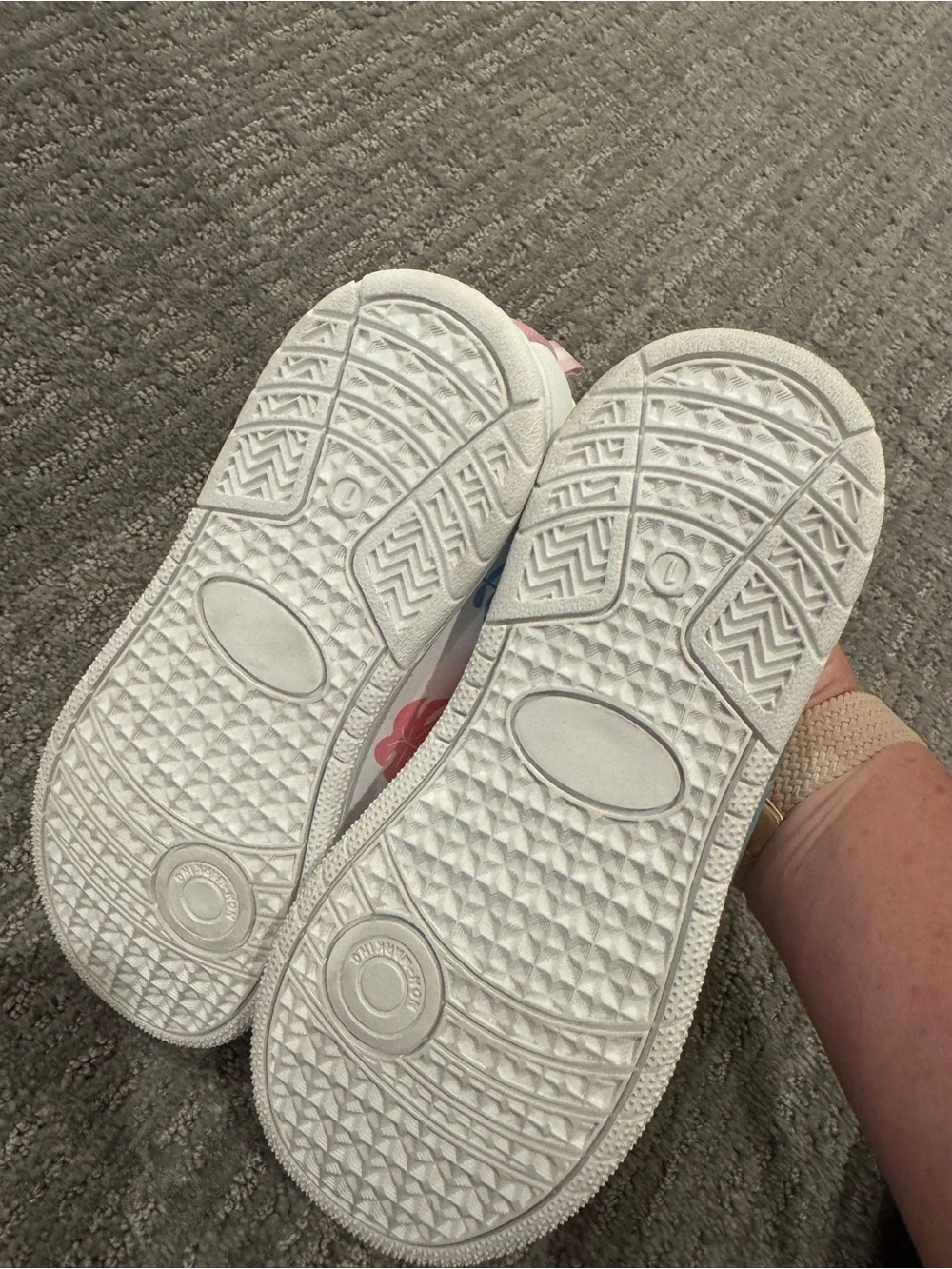 Disney White and Pink Kids Sneakers with Hook-and-Loop Strap  New, never worn.